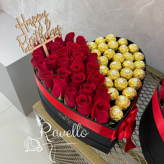 Caja Corazón ❤️ con 25 Rosas y 27 Ferrero Rocher