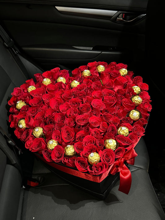 Caja Corazón ❤️ con 110 Rosas y 20 Ferrero Rocher